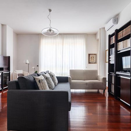 Il Bilocale Con Terrazzo Dei Marchesi Appartement Milaan Buitenkant foto