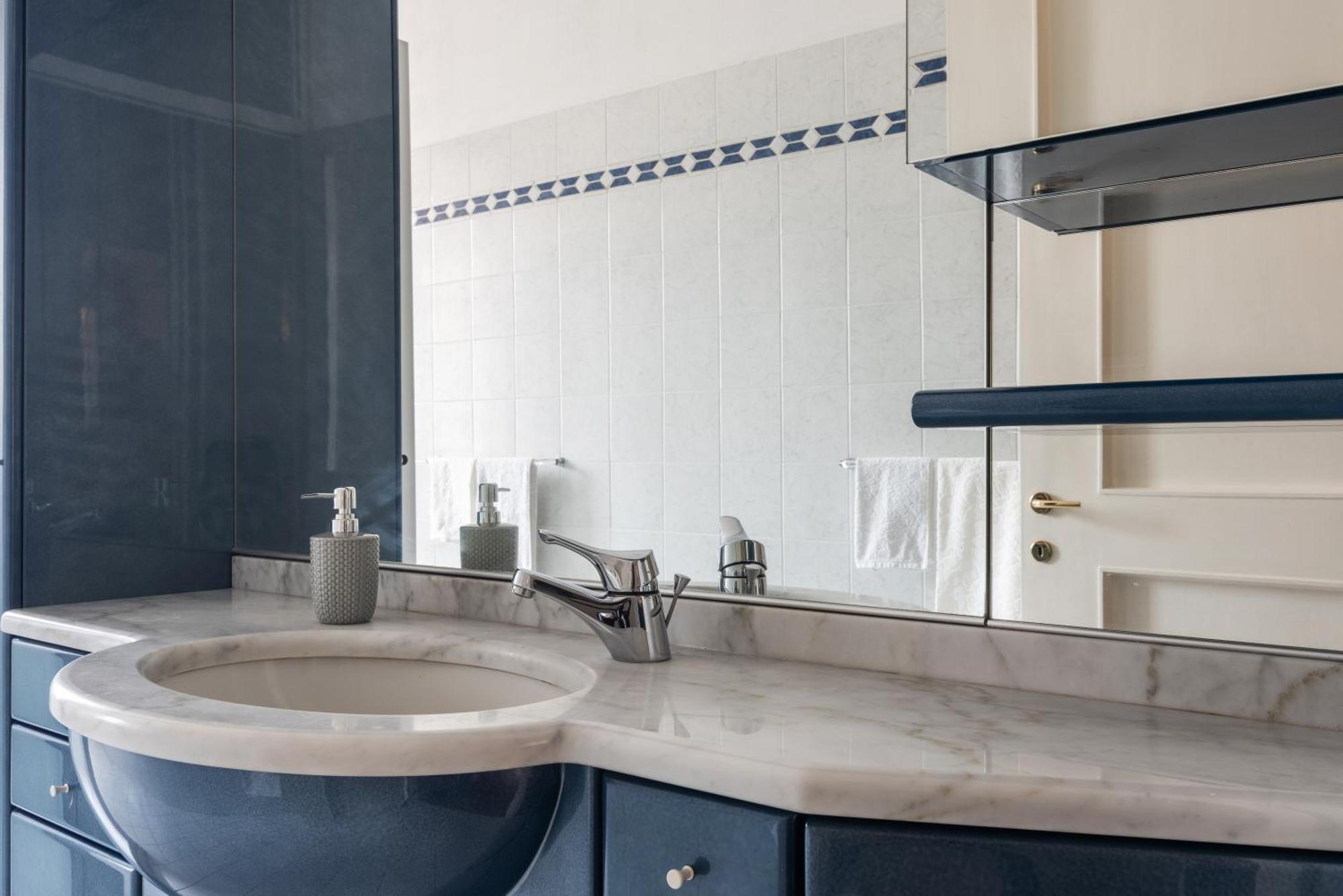 Il Bilocale Con Terrazzo Dei Marchesi Appartement Milaan Buitenkant foto